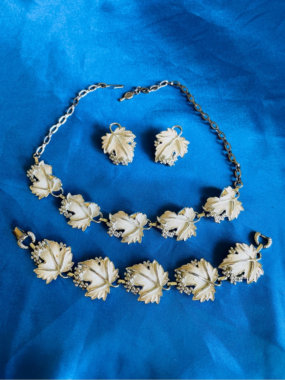 Sarah Coventry 1950 Floral Enamel Necklace, Bracelet & Clip Earrings Set